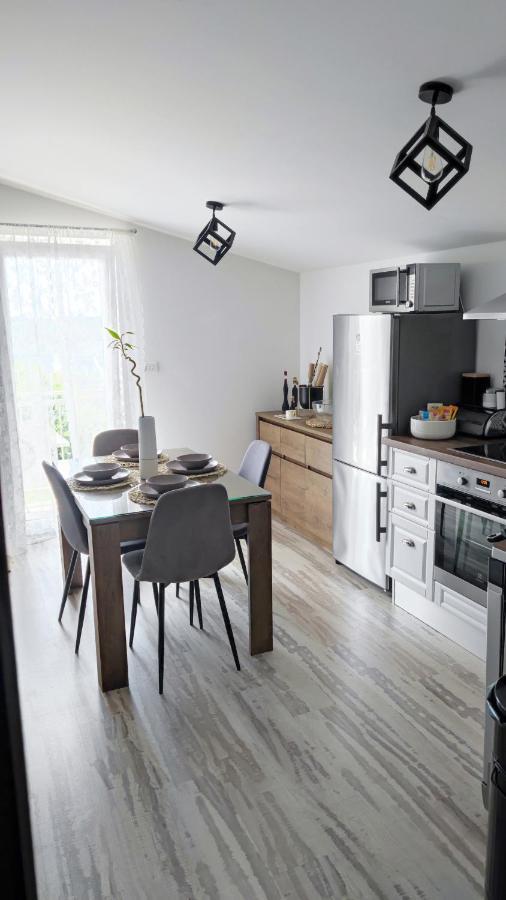 Apartman Jelena Подстрана Екстер'єр фото