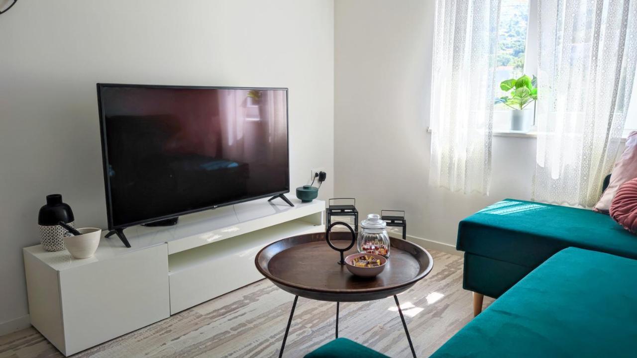 Apartman Jelena Подстрана Екстер'єр фото