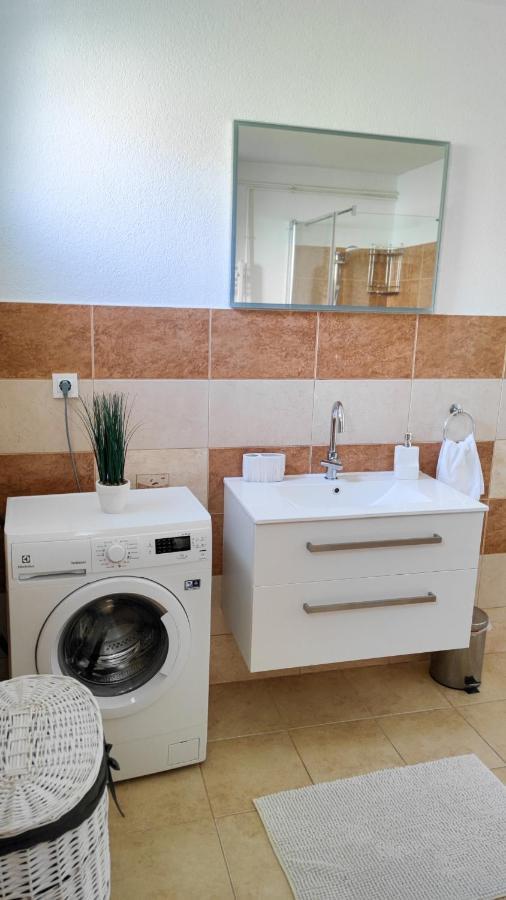 Apartman Jelena Подстрана Екстер'єр фото